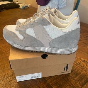 Mew! Mens Johnnie o range runner shoes